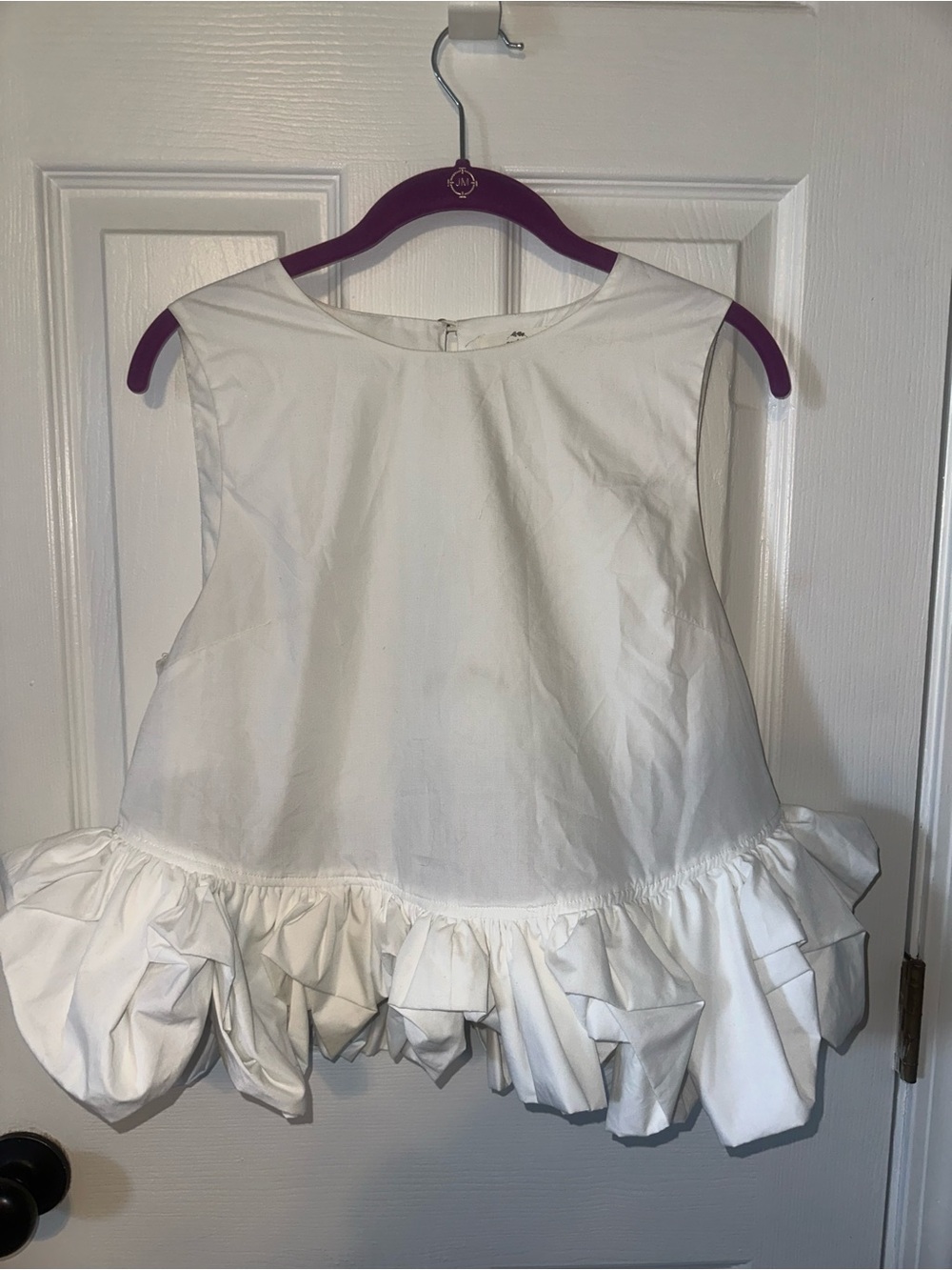 entro White Sleeveless Ruffle-Hem Blouse